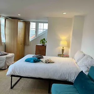 Vakantiehuis Cb53 Tower Bridge Townhouse 2 Bathrooms & Free Parking, Londen