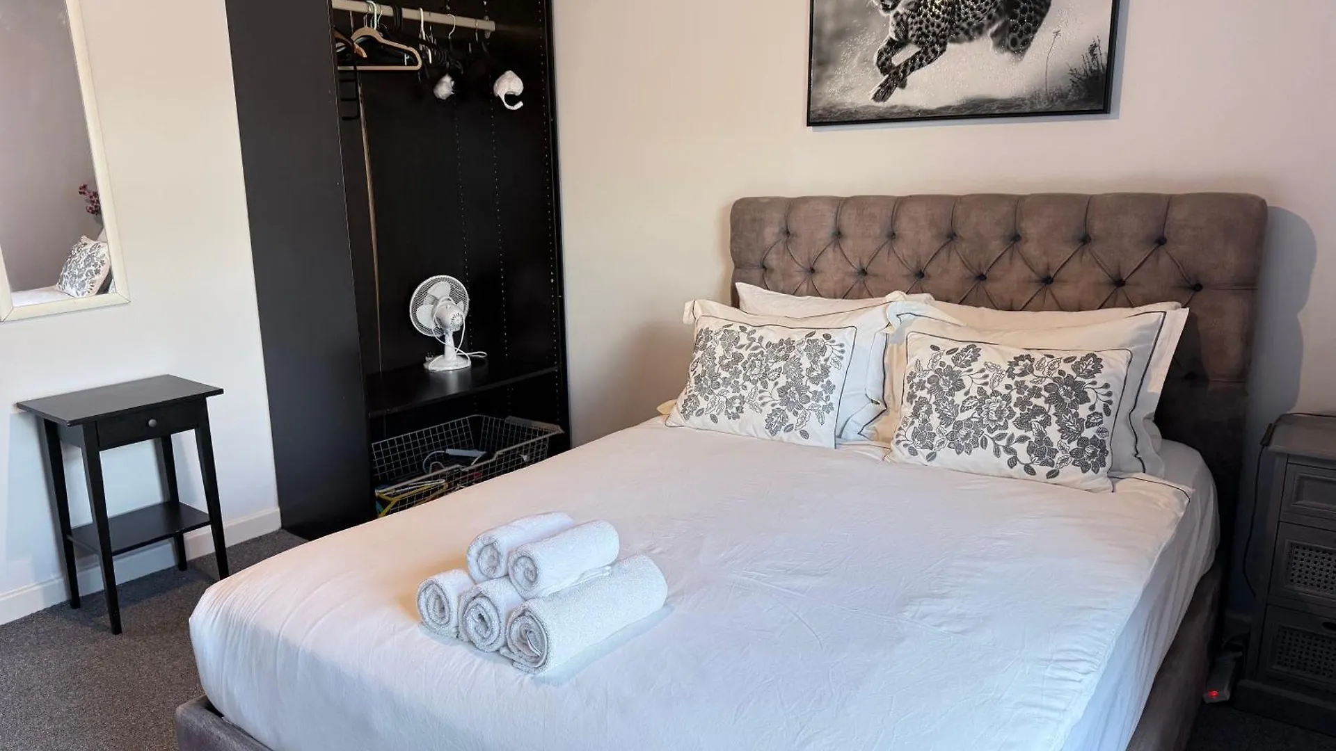 London Luxury Holiday Home B 0*,  בריטניה