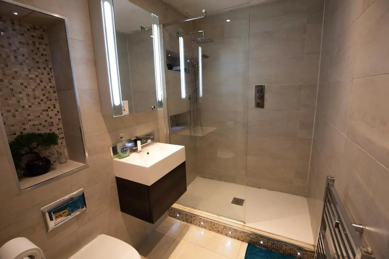 London Luxury Holiday Home B 0*,